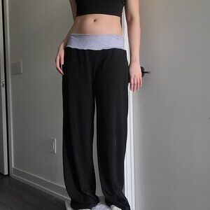 Grey & Black Low-Rise Flare Yoga Pant